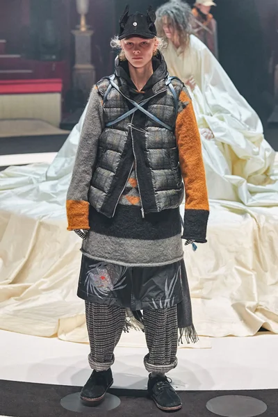 Look 15